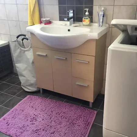 Spacious Near The Holiday home *